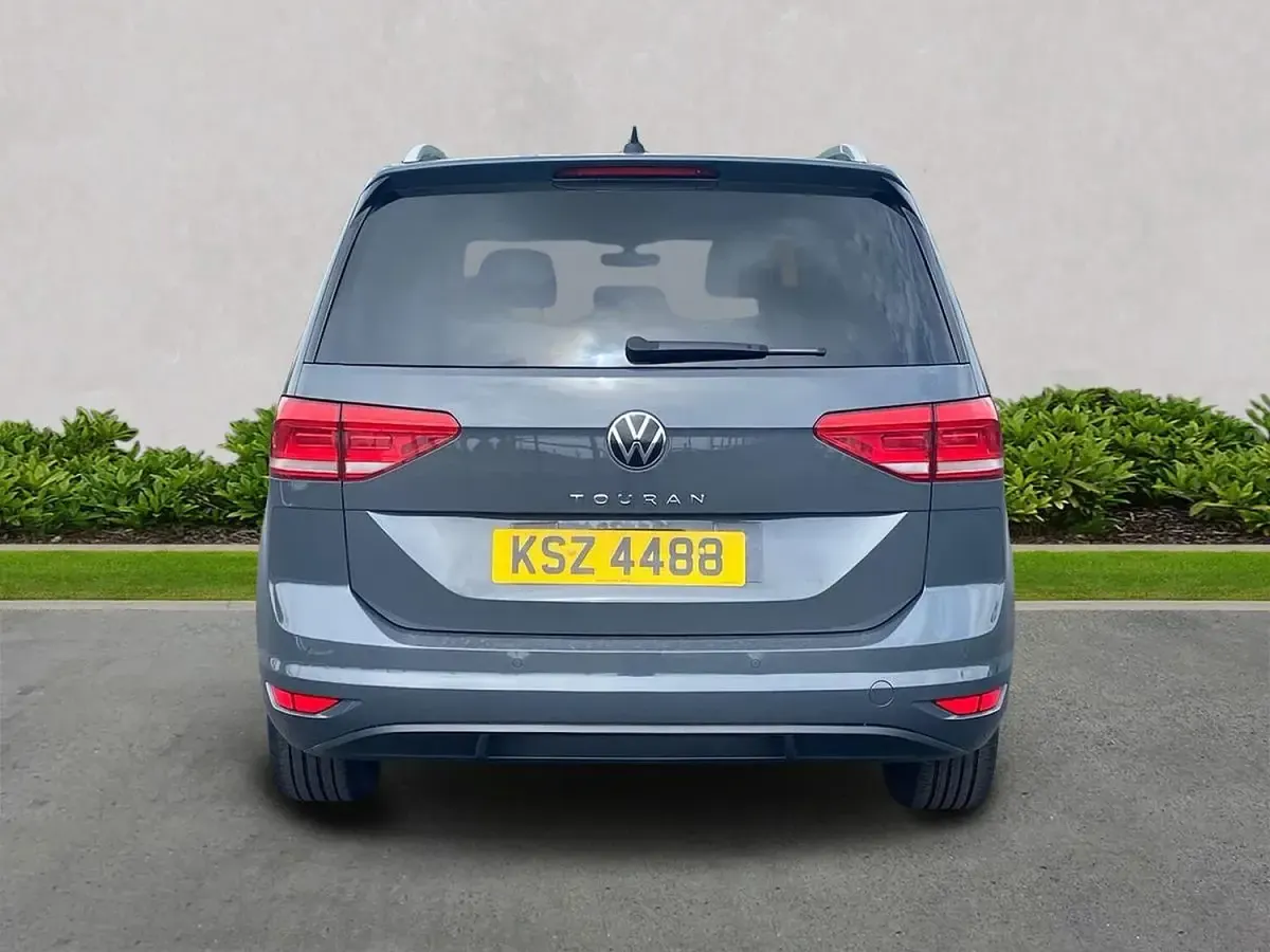 Used VW Touran SEL 150 HP (110 kW) 2022 Grey MPV