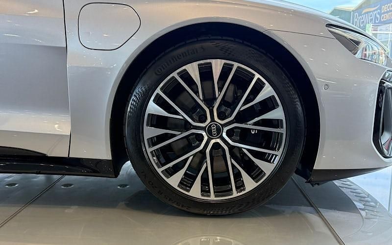 New Audi e-tron GT quattro 434 kW (591 HP) 2026 Sedan