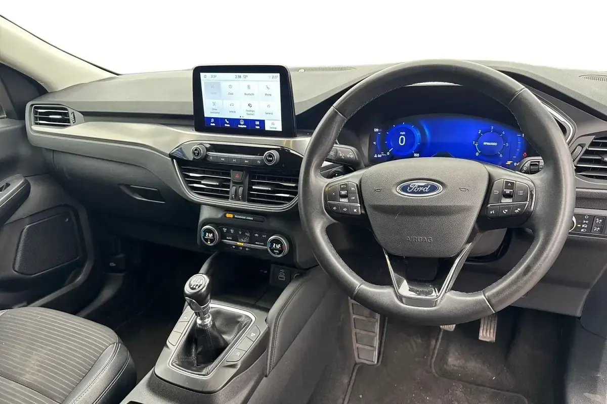 Używany Ford Kuga Titanium 150 KM (110 kW) 2022 Niebieski SUV