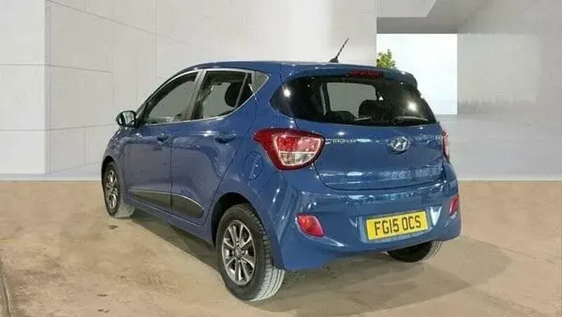 Used Hyundai i10 Premium 67 HP (49 kW) 2015 Blue Hatchback