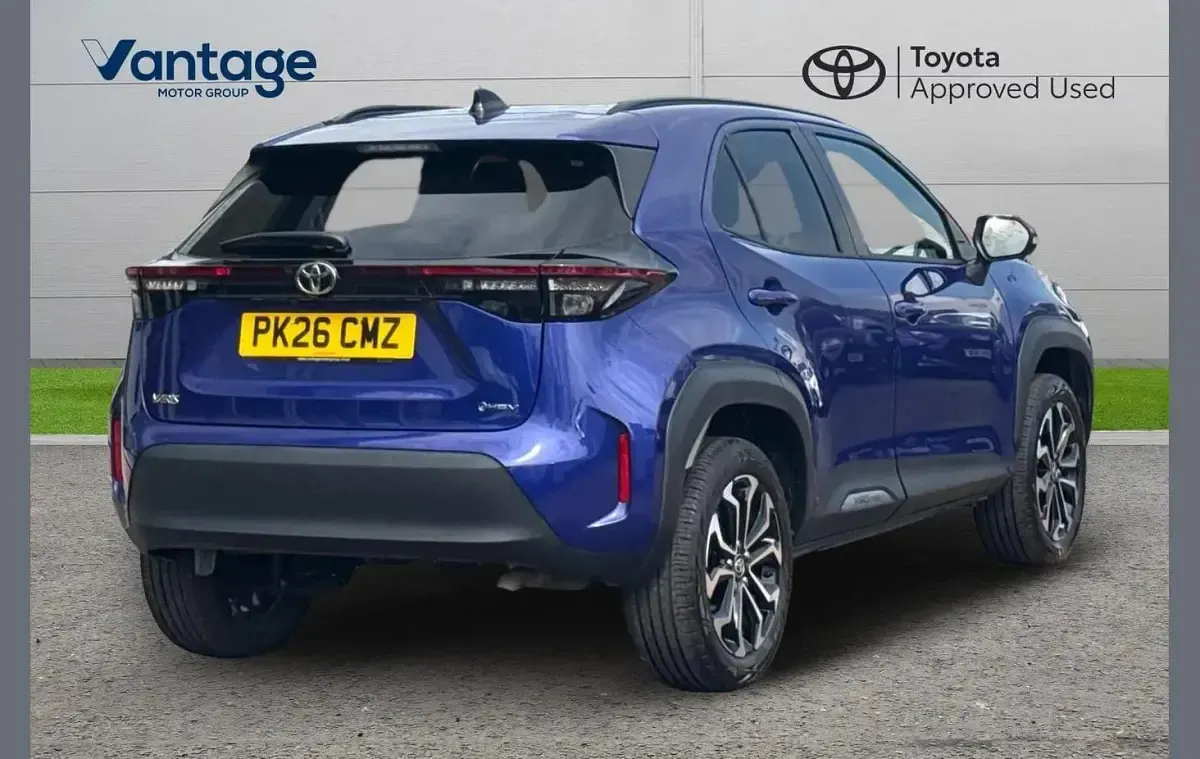 Used Toyota Yaris Cross Design 113 HP (83 kW) 2026 Blue SUV