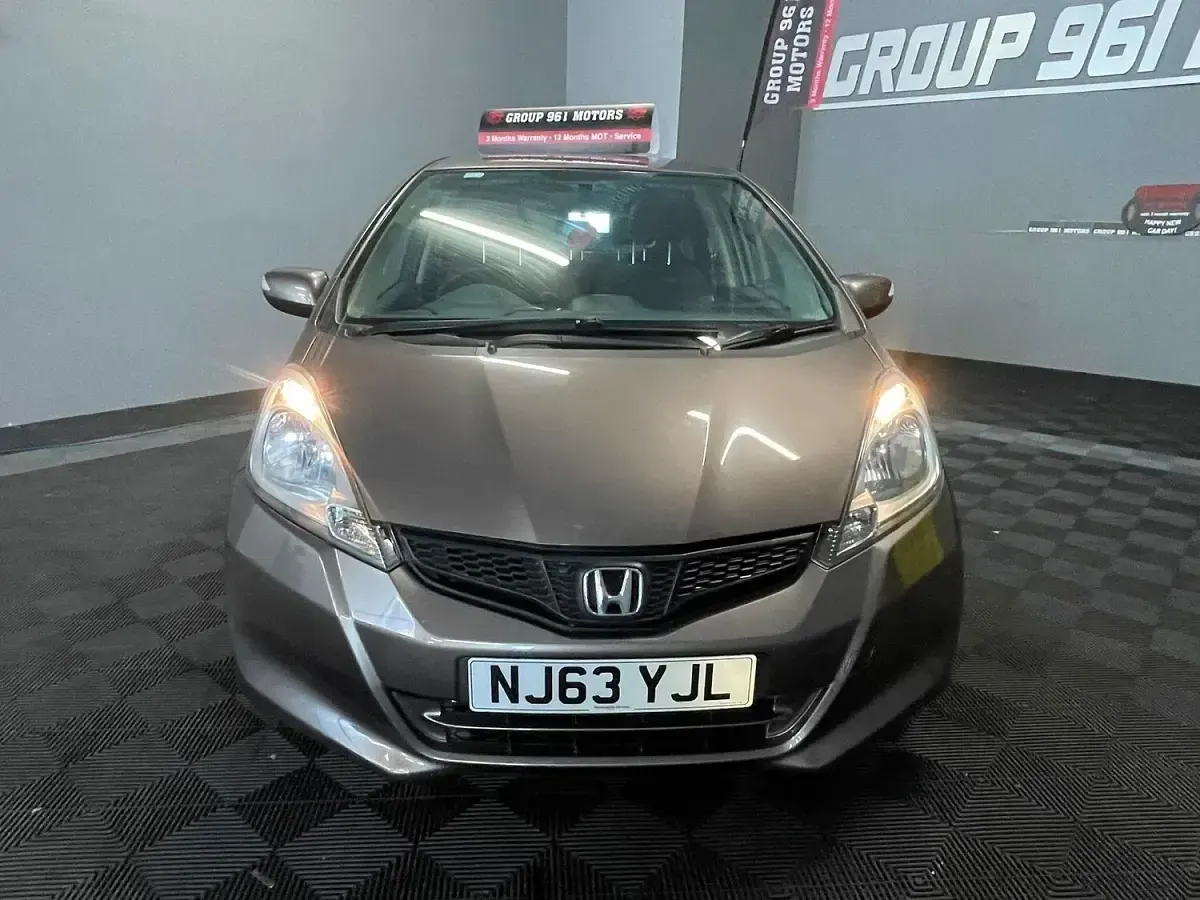 Used Honda Jazz ES 99 HP (72 kW) 2013 Brown Hatchback