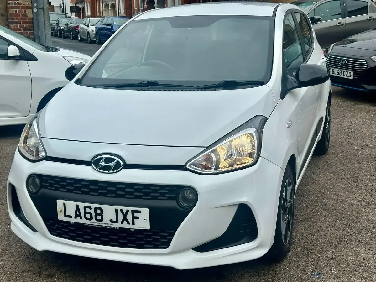 Used Hyundai i10 GO! 66 HP (48 kW) 2019 White Hatchback