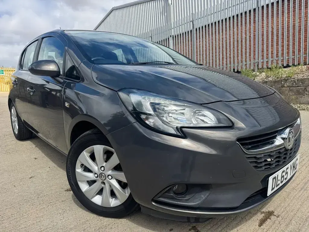 Used Vauxhall Corsa Design Edition 70 HP (51 kW) 2015 Grey Hatchback