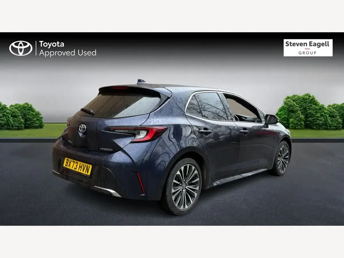 Używany Toyota Corolla Design 196 KM (144 kW) 2023 Niebieski Hatchback