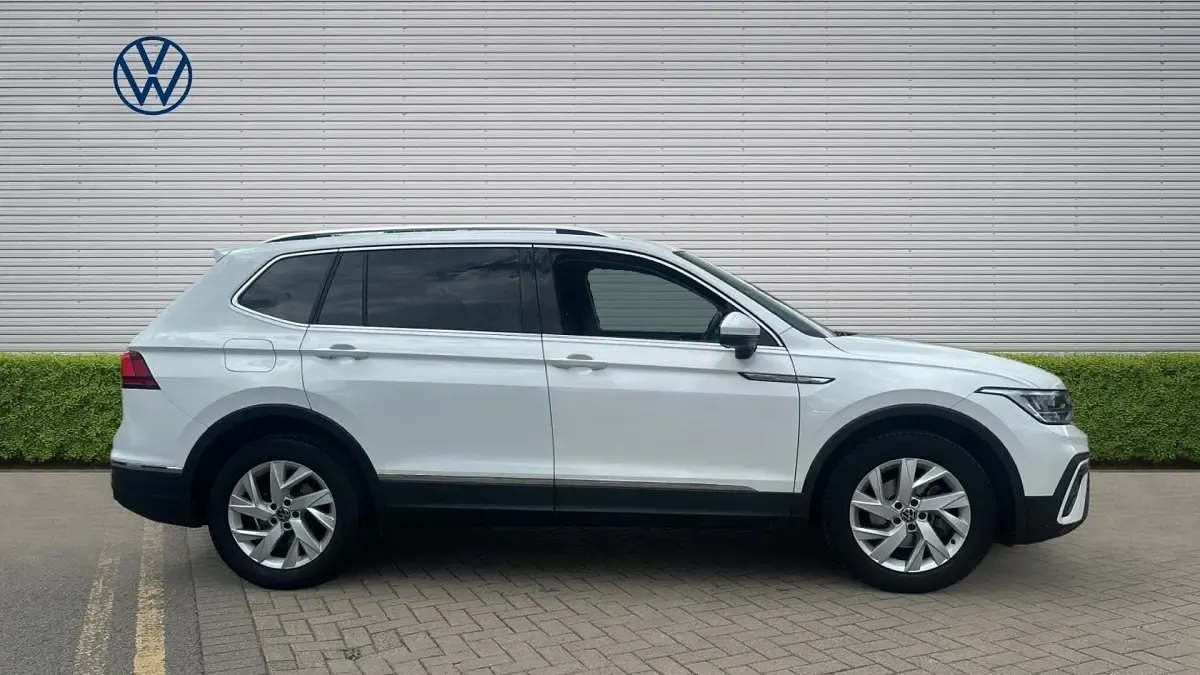 Used VW Tiguan Allspace Life 150 HP (110 kW) 2023 White SUV