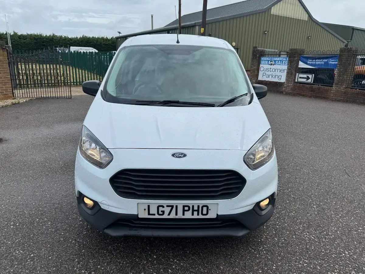 Used Ford Transit Courier Trend 2021 White Van