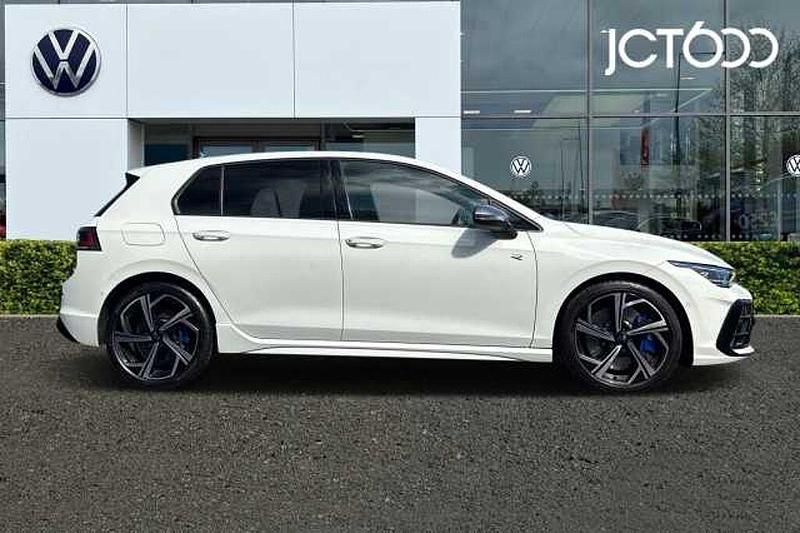 Usado VW Golf VIII R 333 HP (244 kW) 2025 Branco Citadino