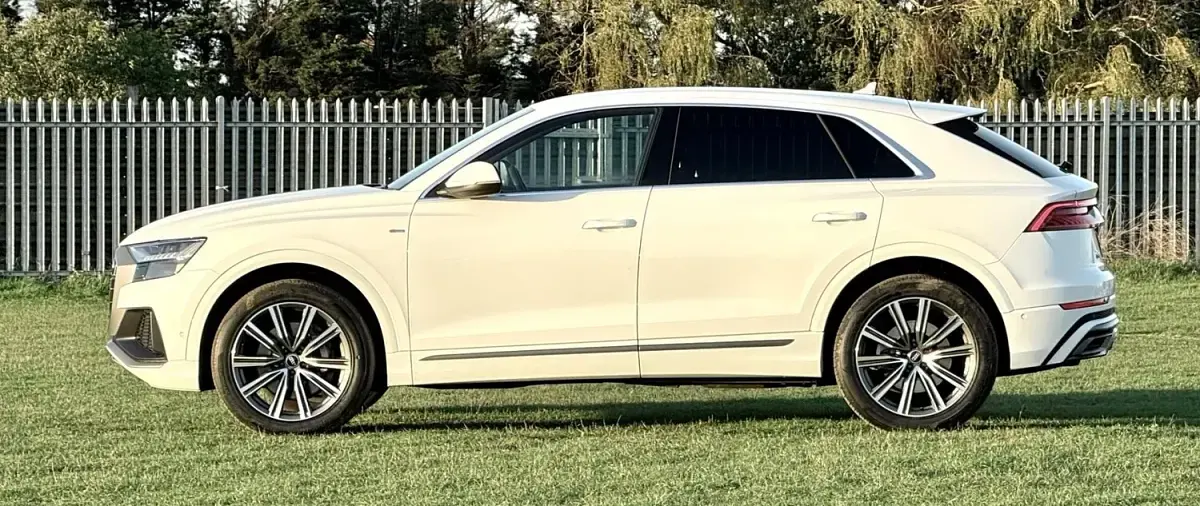 Used Audi Q8 S-Line 286 HP (210 kW) 2023 White SUV