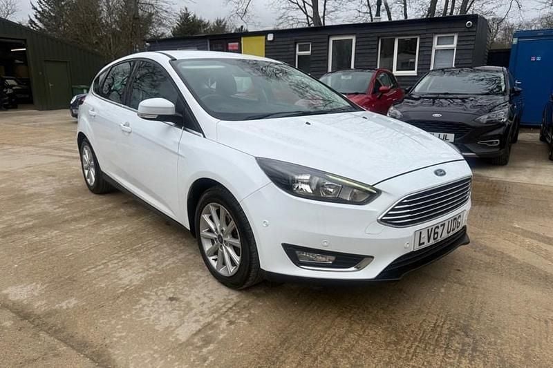 Used Ford Focus Titanium 125 HP (91 kW) 2017 White Hatchback
