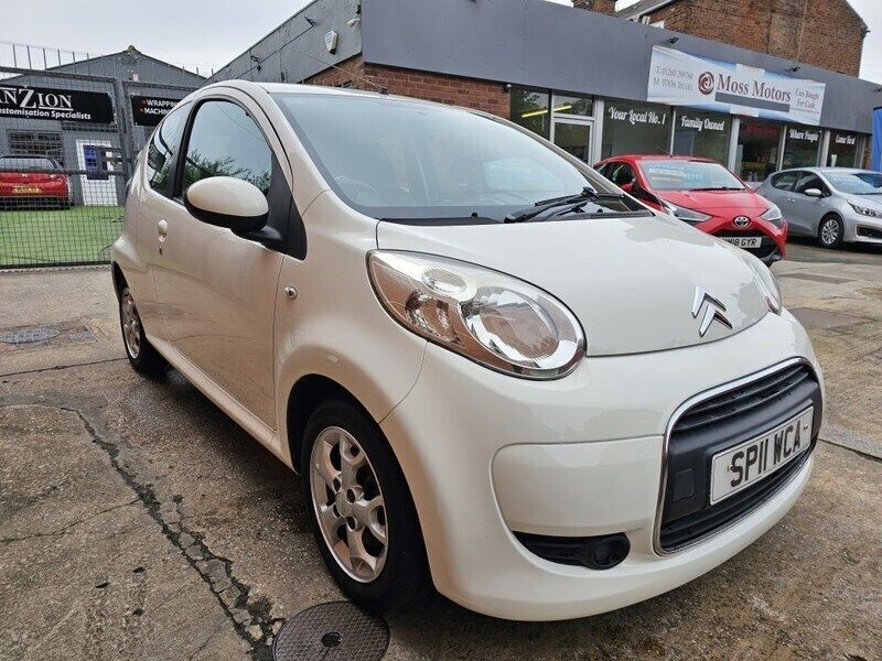 White Used 2011 Citroën C1 VTR Sport Hatchback | £3,495 (A bit pricey) - Image 1/4