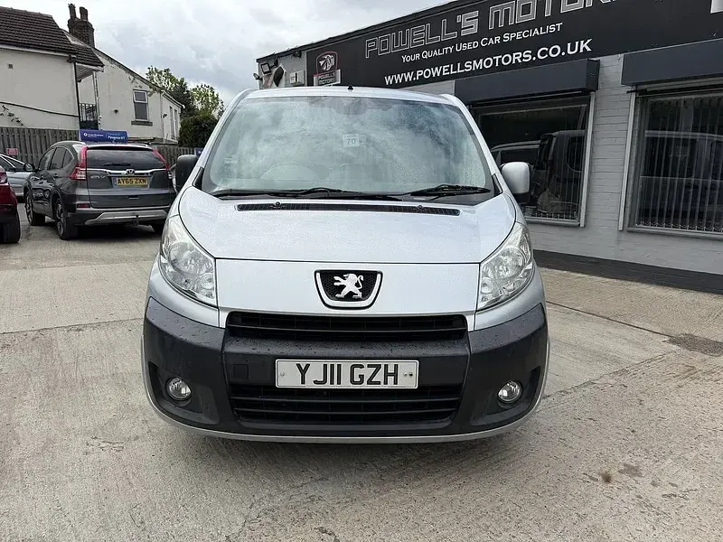 Used Peugeot TePee 2011 Silver MPV