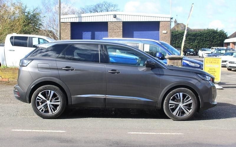 Used Peugeot 3008 Allure 131 HP (96 kW) 2023 Grey SUV