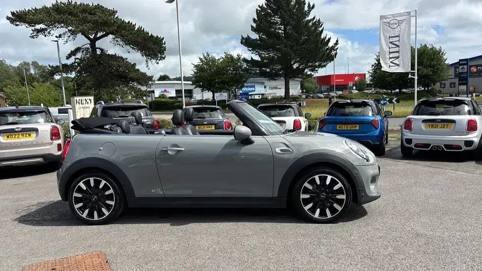 Used Mini Cooper Exclusive 134 HP (98 kW) 2019 Grey Hatchback