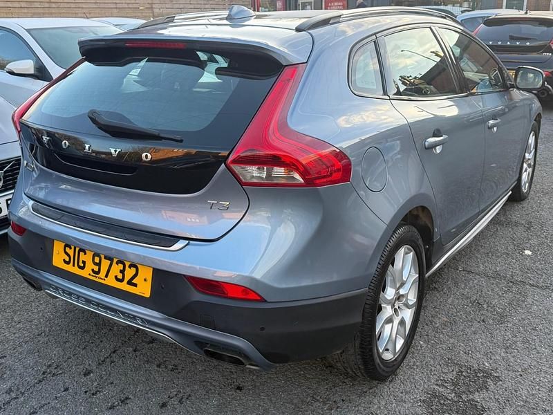 Used Volvo V40 Pro 2017 Blue Hatchback