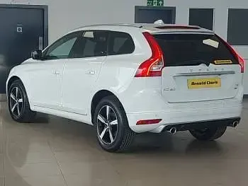 Usado Volvo XC60 R-Design 190 HP (139 kW) 2017 Branco SUV