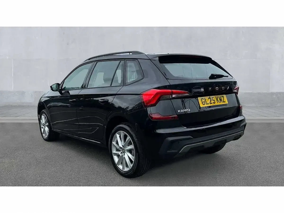 Used Skoda Kamiq SE 95 HP (69 kW) 2025 Black magic pearl effect SUV