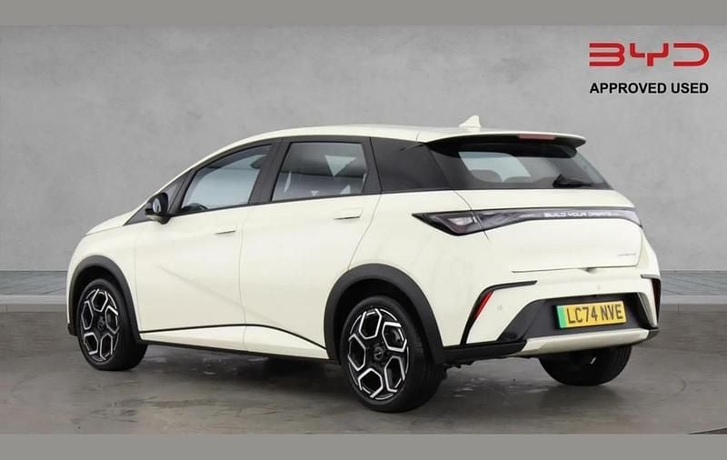 Used BYD Dolphin Comfort 150 kW (204 HP) 2024 White Hatchback