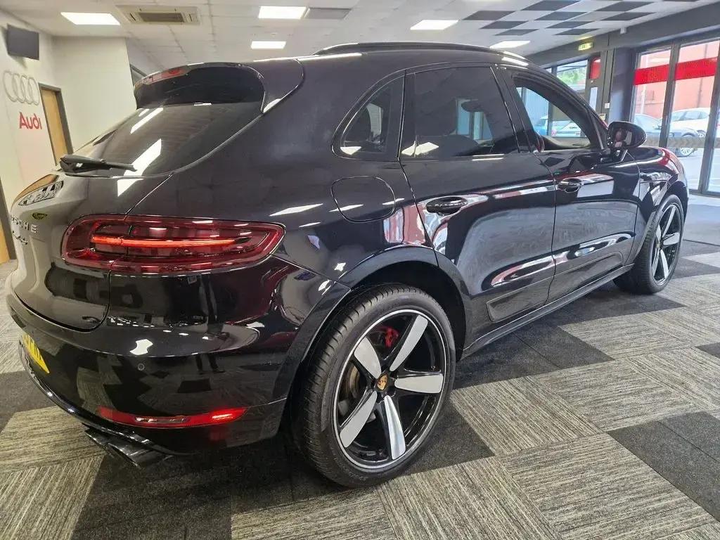 Used Porsche Macan Turbo 400 HP (294 kW) 2015 Black SUV