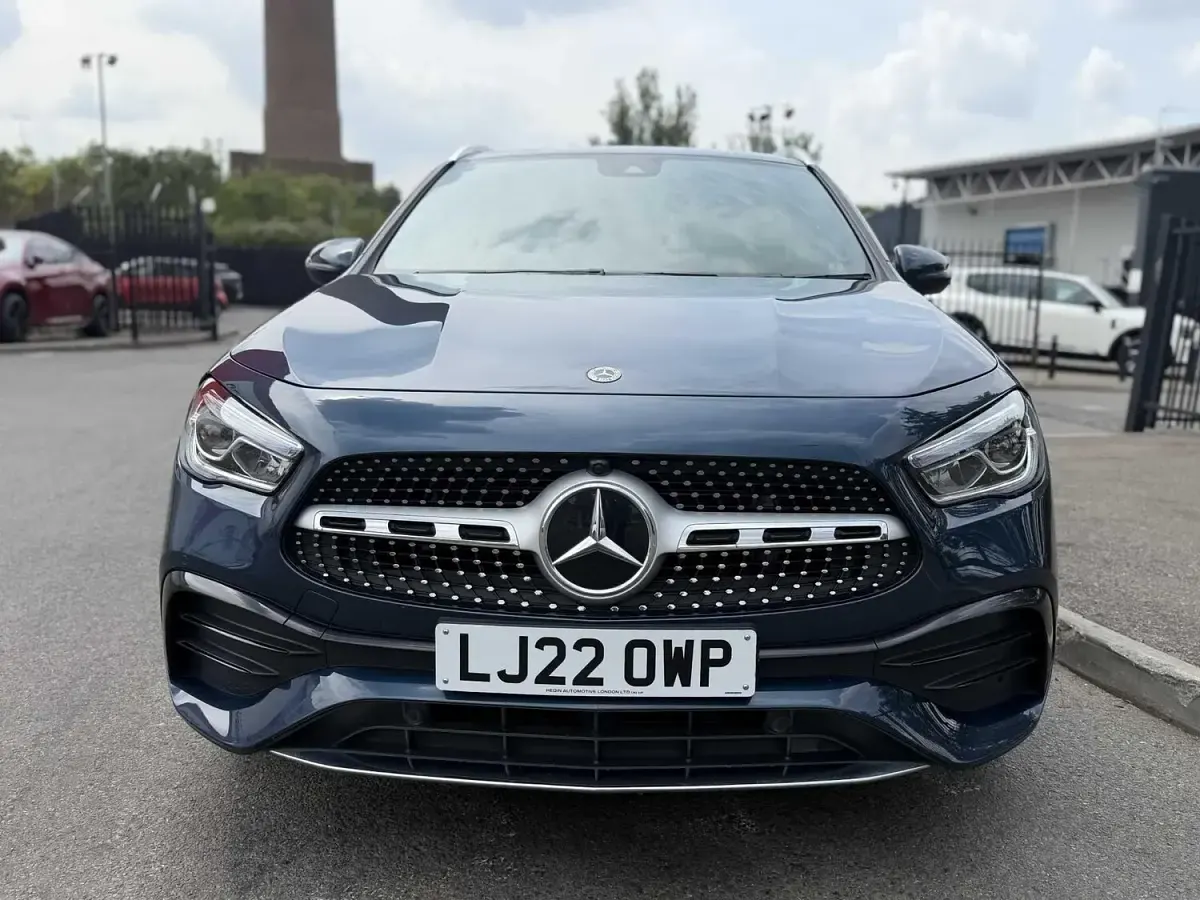 Used Mercedes GLA180 AMG Line Premium 136 HP (100 kW) 2022 Blue SUV