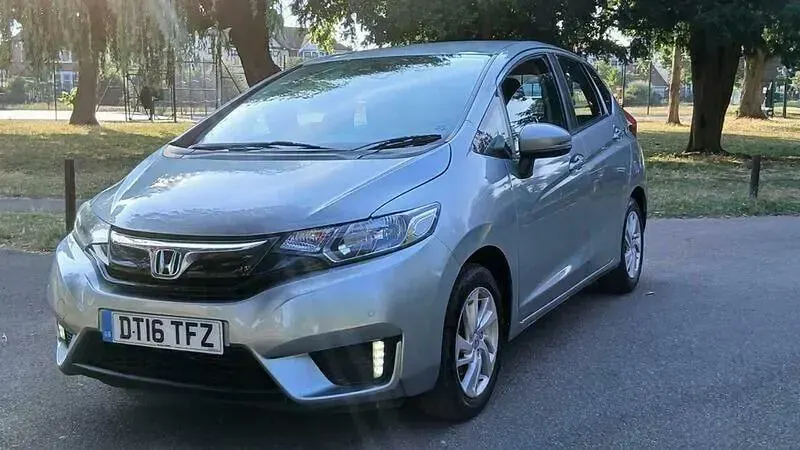 Used Honda Jazz SE 102 HP (75 kW) 2016 Silver Hatchback