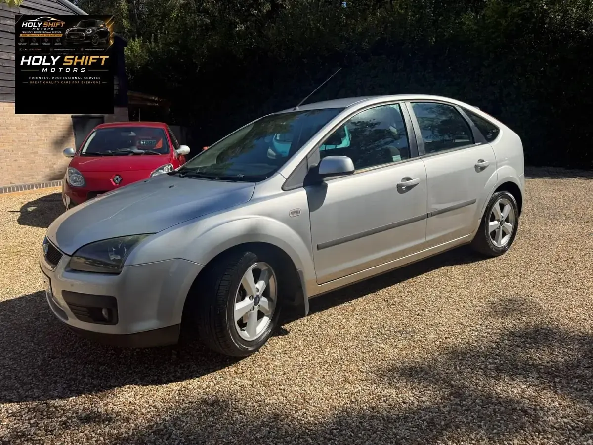 Used Ford Focus Zetec 115 HP (84 kW) 2007 Silver Hatchback
