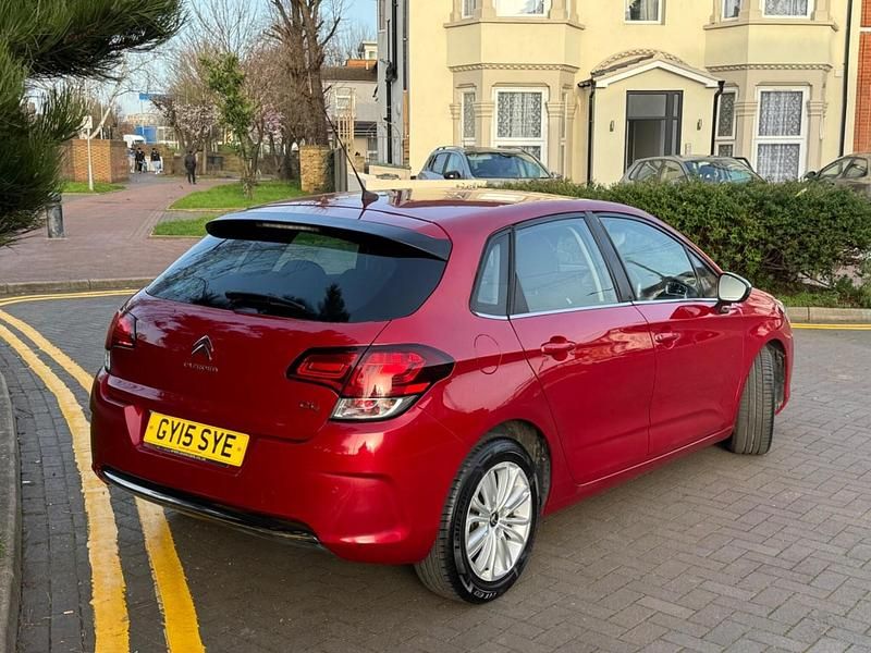 Used Citroën C4 Flair 114 HP (83 kW) 2015 Red Hatchback