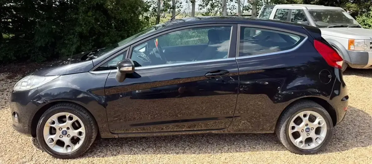 Used Ford Fiesta Zetec 82 HP (60 kW) 2012 Black Hatchback