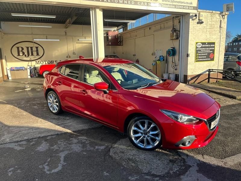 Used Mazda 3 Inclusive 165 HP (121 kW) 2014 Red Hatchback