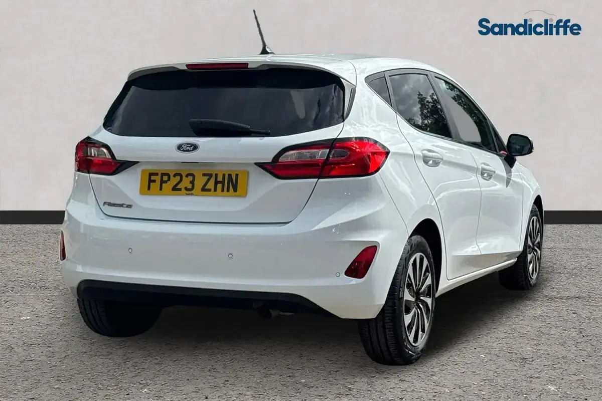 Used Ford Fiesta Titanium 100 HP (73 kW) 2023 White Hatchback