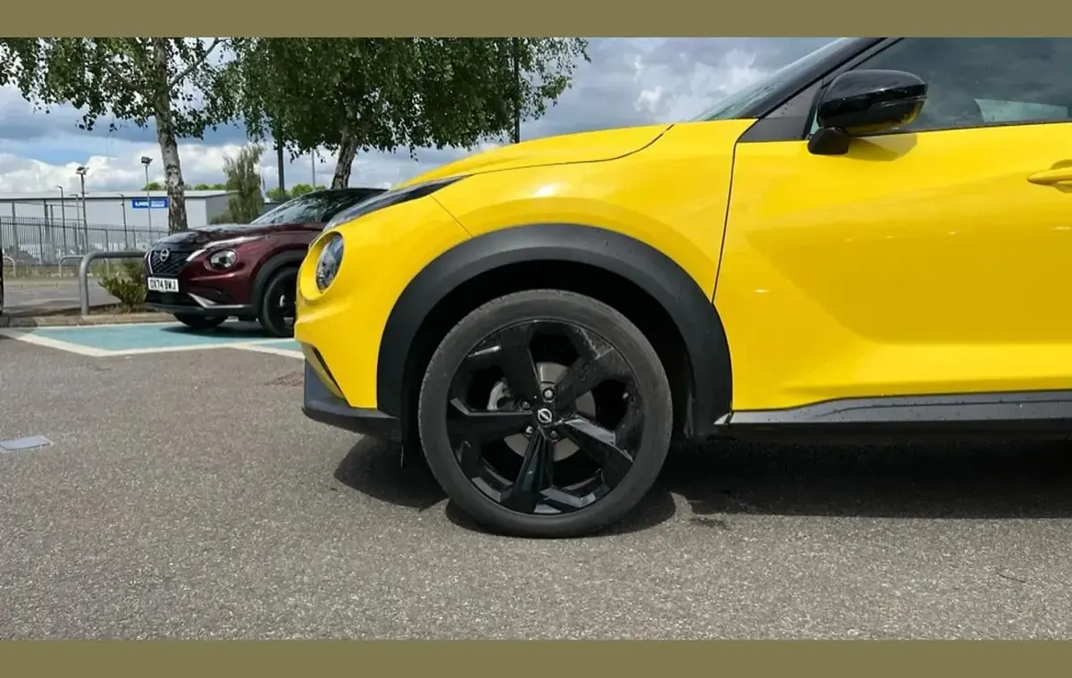 Used Nissan Juke Tekna 114 HP (83 kW) 2025 Yellow SUV