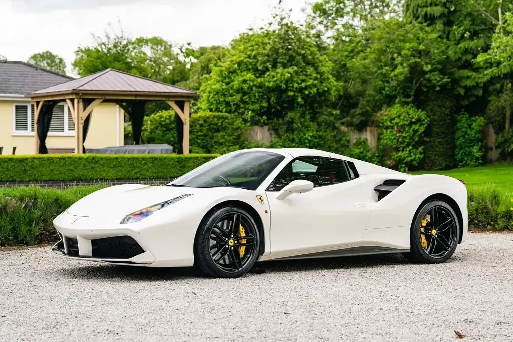 Used Ferrari 488 670 HP (492 kW) 2018 White Cabriolet