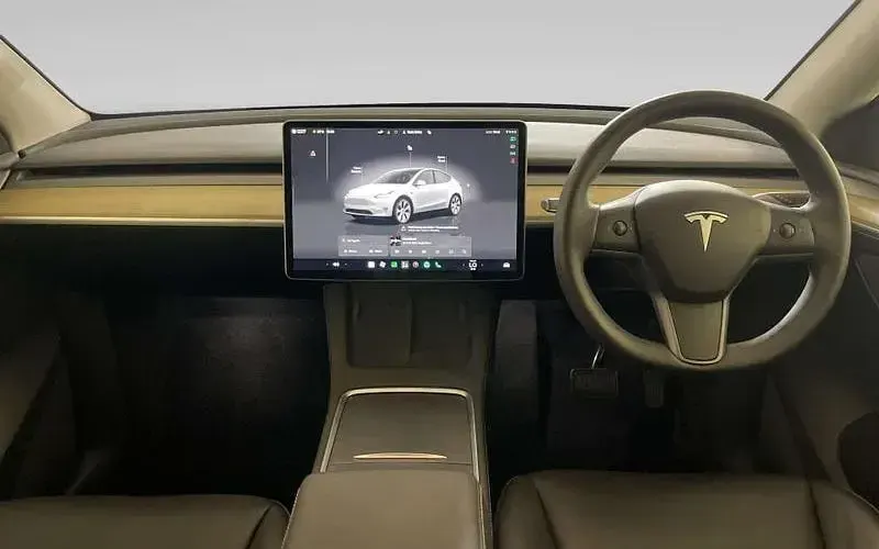 Used Tesla Model Y Long Range AWD 286 kW (389 HP) 2025 SUV