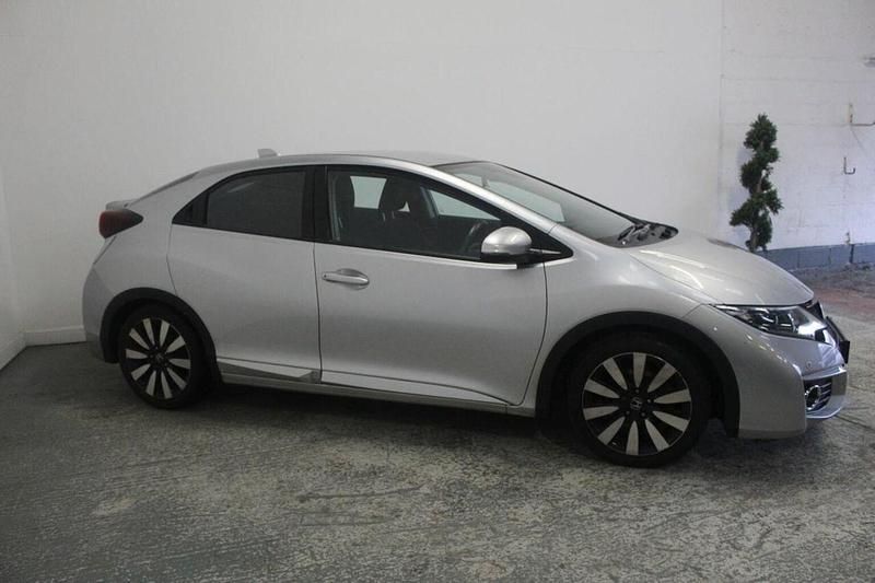 Used Honda Civic SE Plus 142 HP (104 kW) 2015 Silver Hatchback