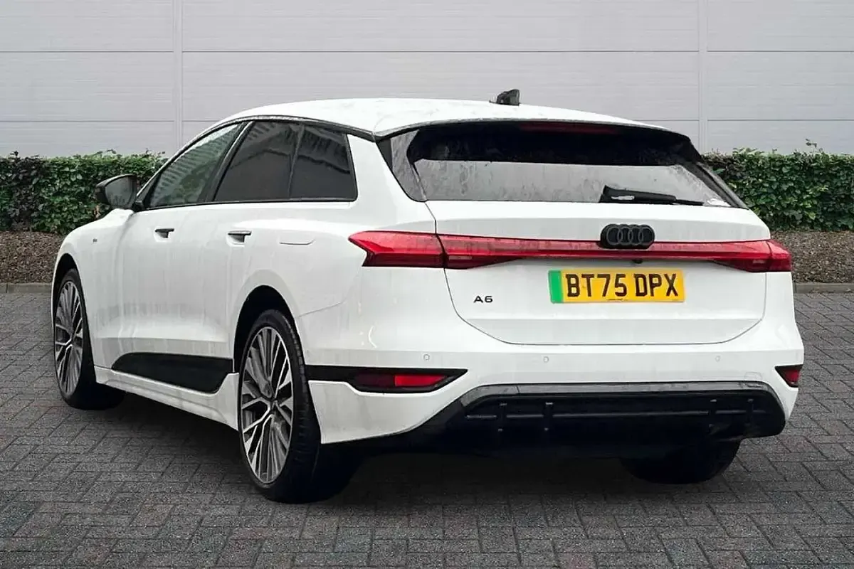 Used Audi A6 e-tron 210 kW (286 HP) 2025 White Estate