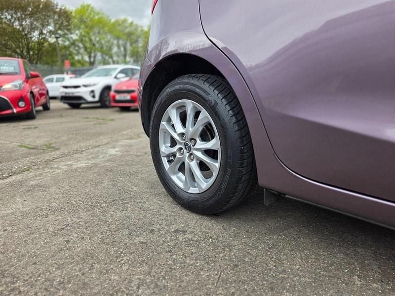 Begagnad Mazda 2 2015 Lila Halvkombi