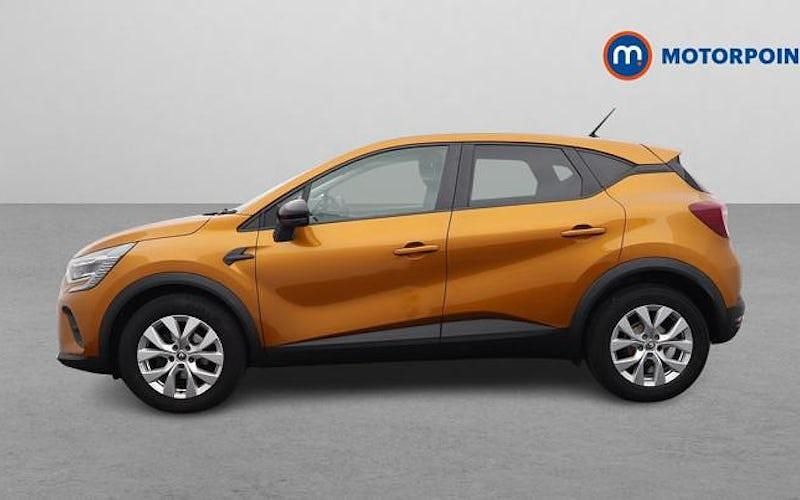 Used Renault Captur Iconic 140 HP (102 kW) 2021 Orange SUV
