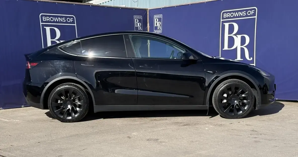 Used Tesla Model Y Long Range AWD 282 kW (384 HP) 2022 Black SUV