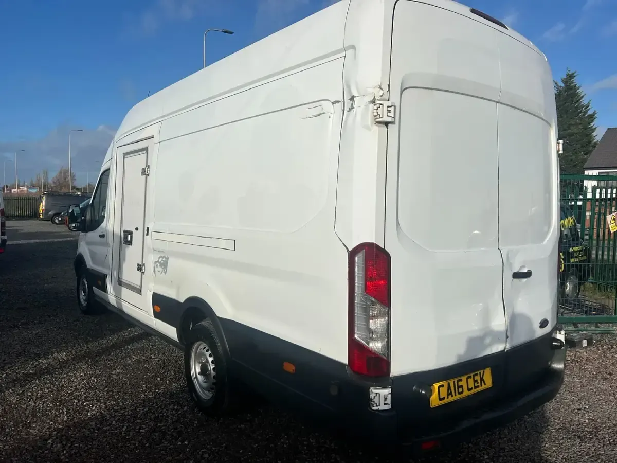 Used Ford Transit 125 HP (91 kW) 2016 White Van