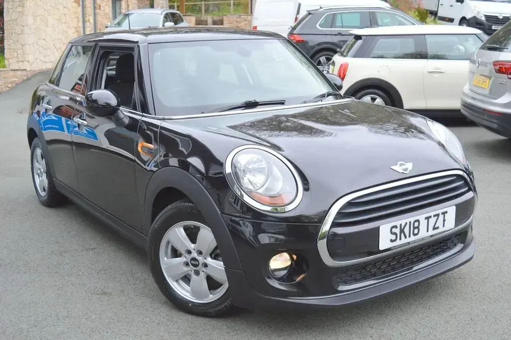 Used Mini Cooper Hatch 136 HP (100 kW) 2018 Black Hatchback