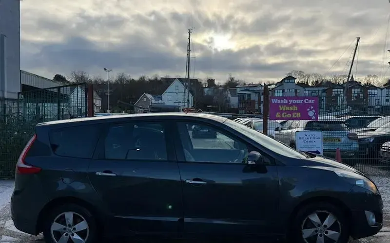 Used Ford C-MAX Titanium 140 HP (102 kW) 2014 MPV