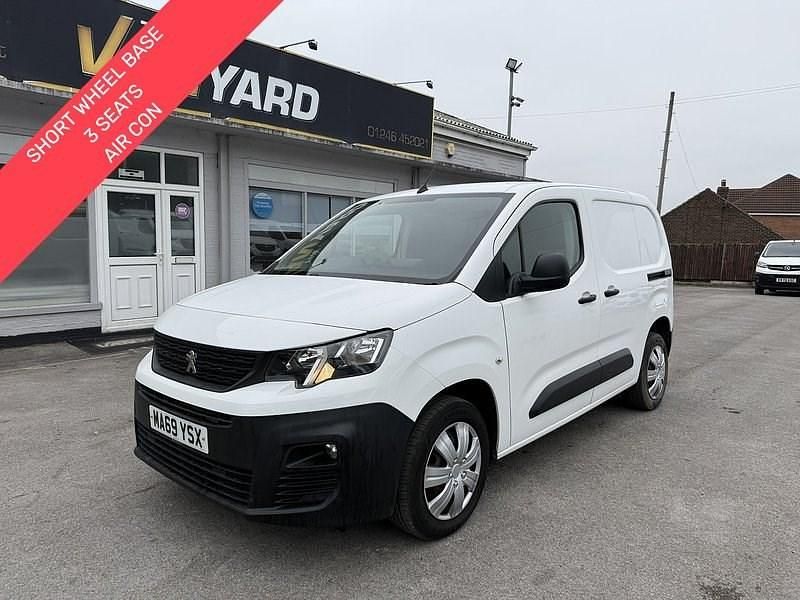 White Used 2019 Peugeot Partner MPV | £7,999 (Fair price) - Image 1/4