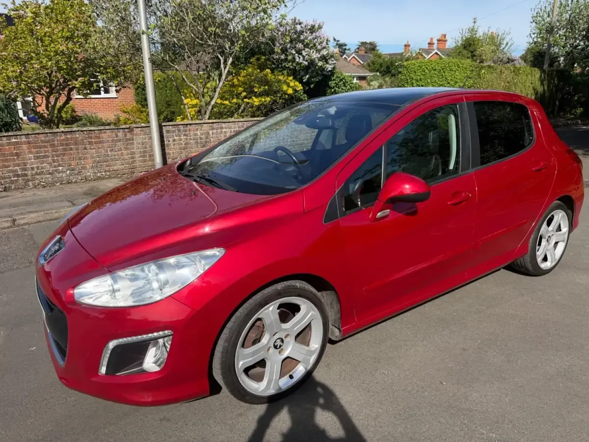 Second-hand Peugeot 308 Allure 156 CP (114 kW) 2011 Roșu Hatchback