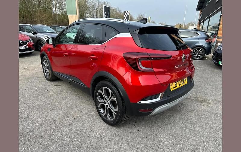 Used Renault Captur Techno 143 HP (105 kW) 2023 Red  SUV