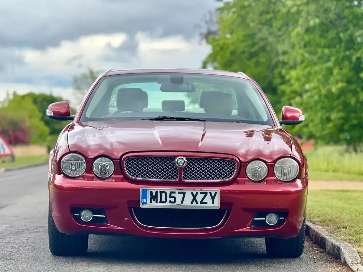 Used Jaguar XJ Executive 240 HP (176 kW) 2007 Red Sedan