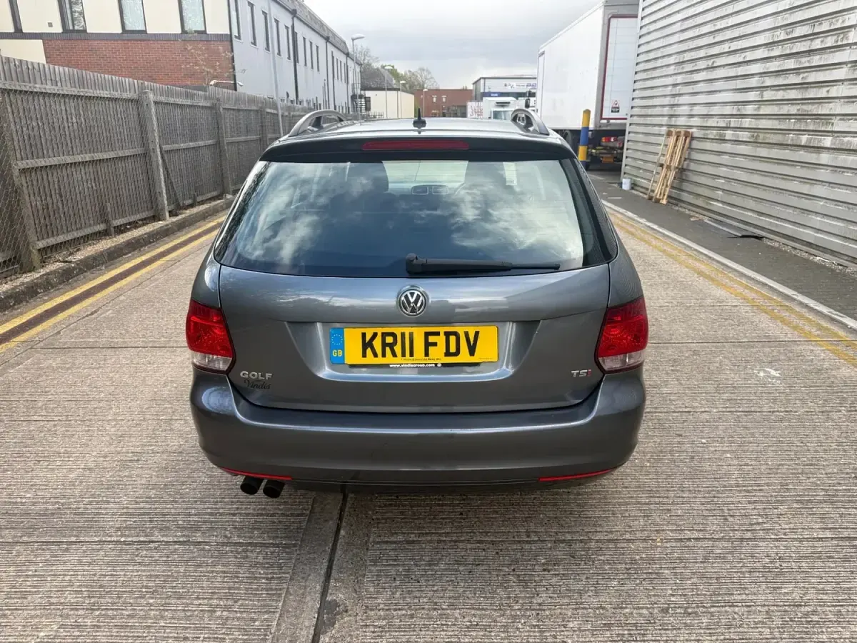 Begagnad VW Golf VI SE 2011 Grå Halvkombi