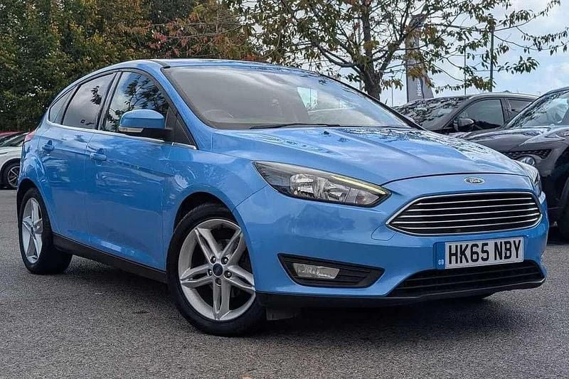 Blue Used 2015 Ford Focus Zetec Hatchback | £4,990 (Fair price) - Image 1/4