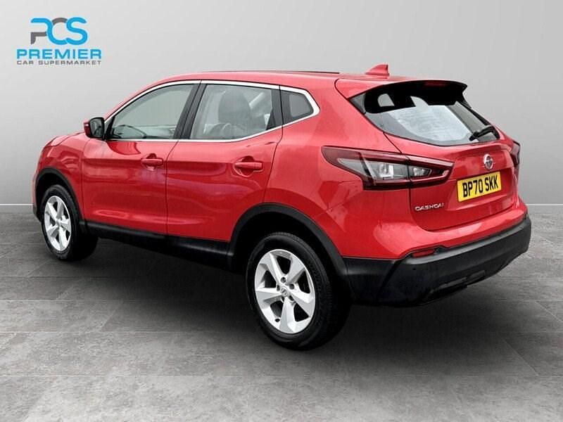 Used Nissan Qashqai Acenta Premium 2021 Red SUV