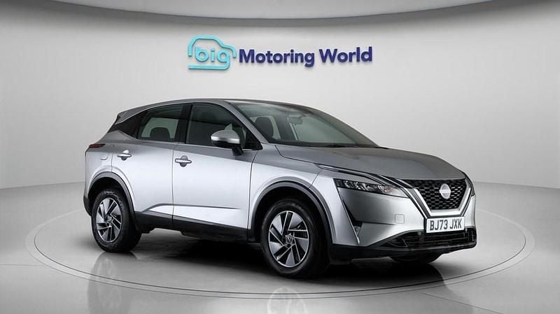 Used Nissan Qashqai Acenta Premium 158 HP (116 kW) 2023 Silver SUV