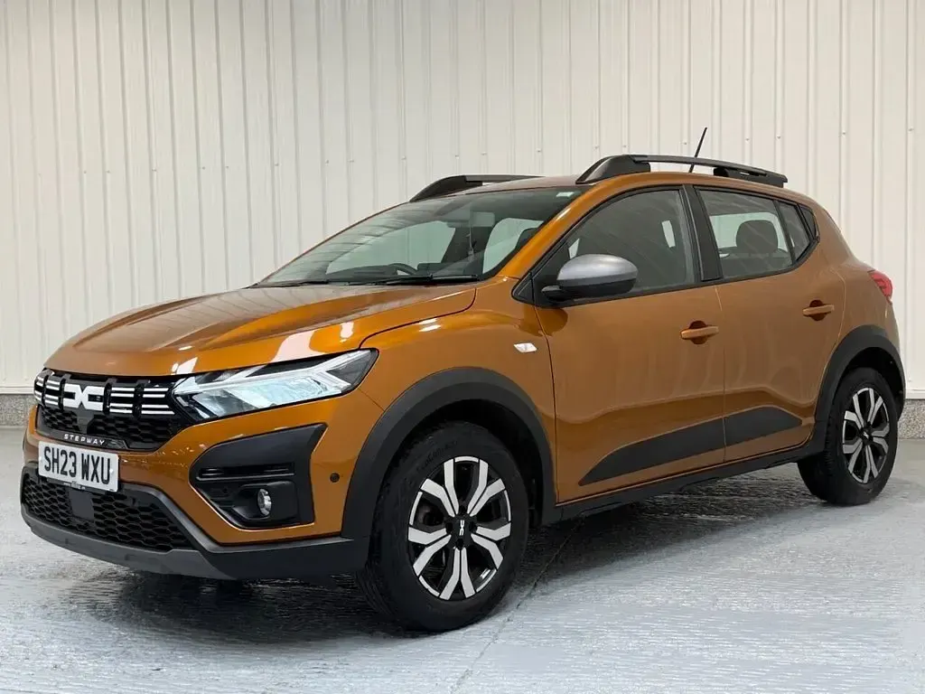 Used Dacia Sandero Journey 90 HP (66 kW) 2023 Orange Hatchback